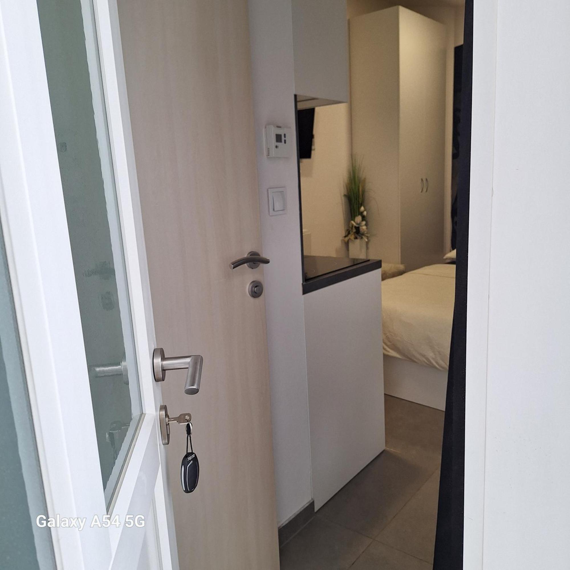 Studio Apartmani Louis I Lola Zagreb Extérieur photo