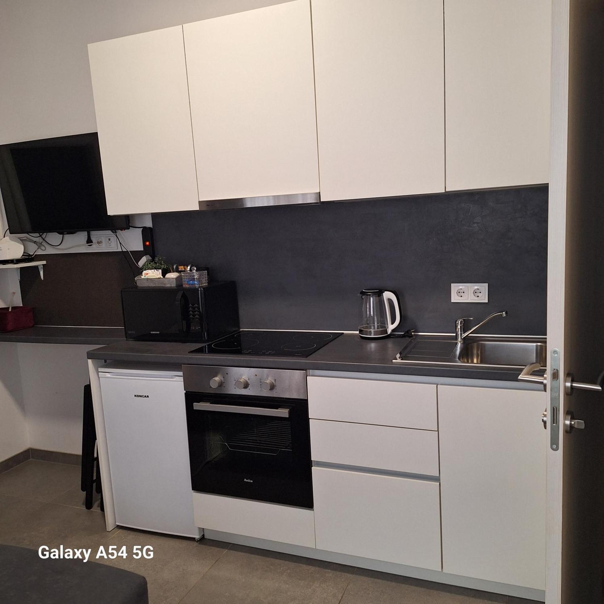 Studio Apartmani Louis I Lola Zagreb Extérieur photo