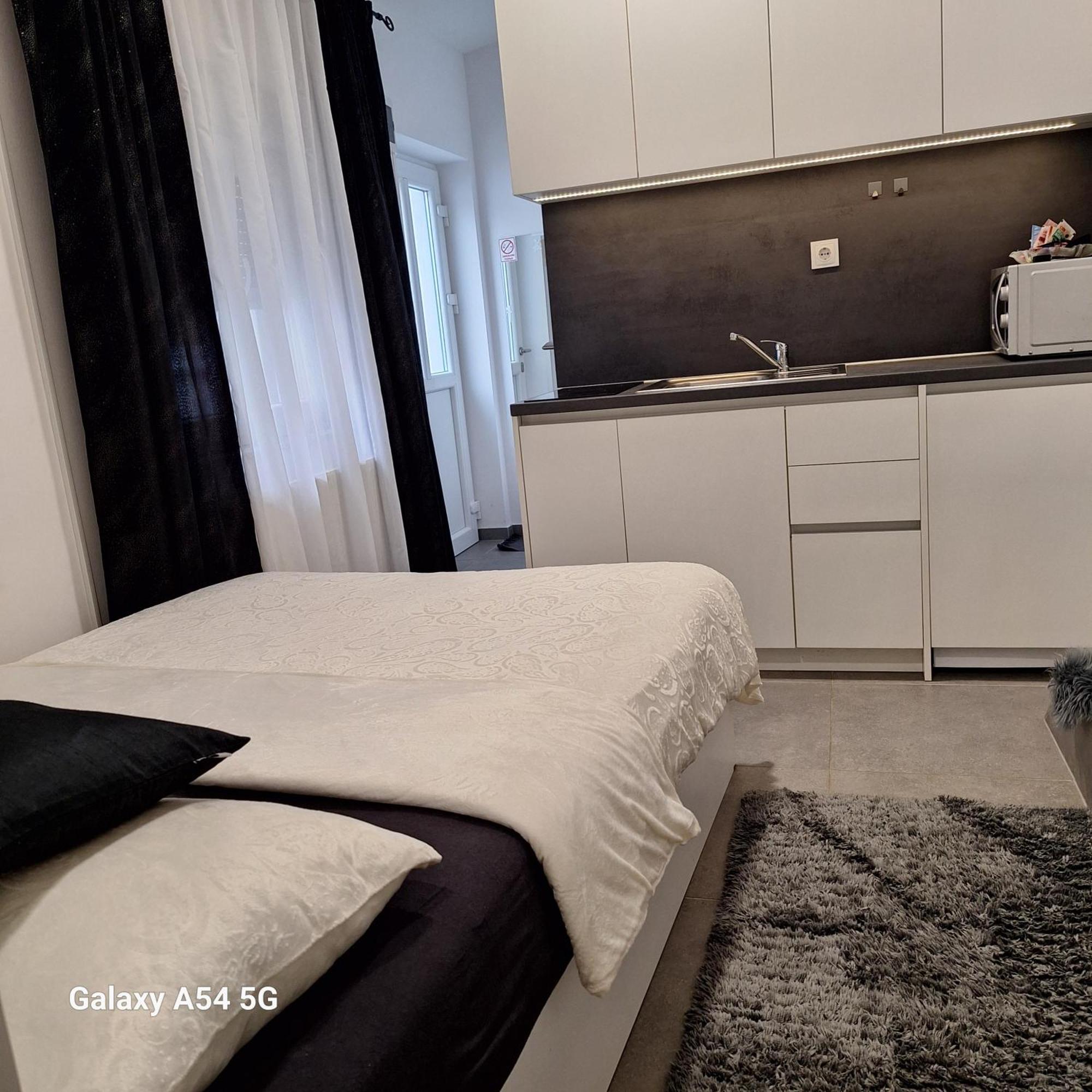 Studio Apartmani Louis I Lola Zagreb Extérieur photo